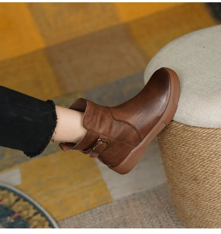 Stivaletti caviglia vintage in pelle di alta qualità, design elegante e confortevole per la donna moderna.