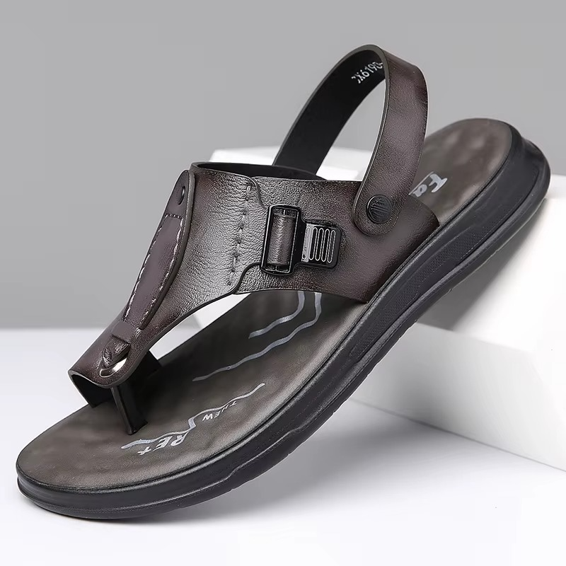 Sandali estivi uomo antiscivolo e traspiranti. Perfetti per viaggio, spiaggia o look casual.