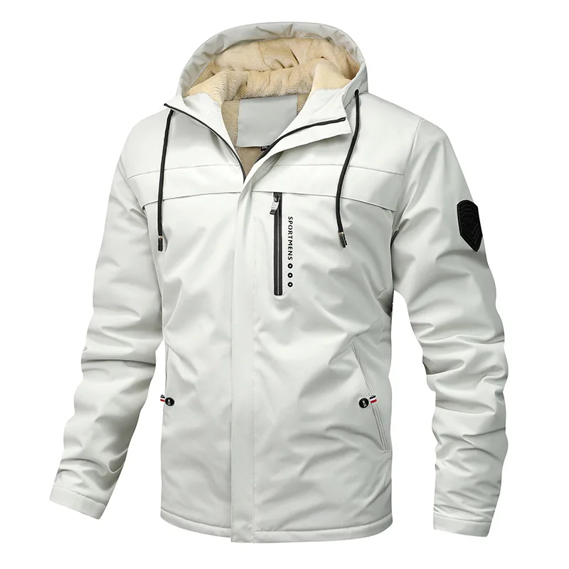 Giacca rossa uomo, vestibilità moderna, leggera, antivento e idrorepellente. Perfetta per il tuo stile casual.