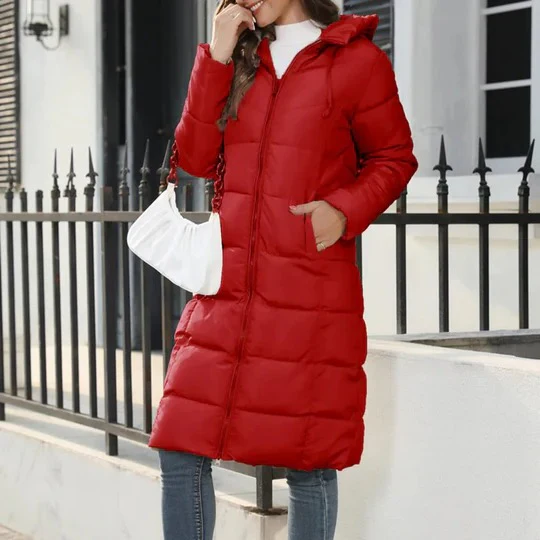 Giacca lunga piumino donna trapuntato, ideale per abbigliamento freddo e look casual autunno inverno.