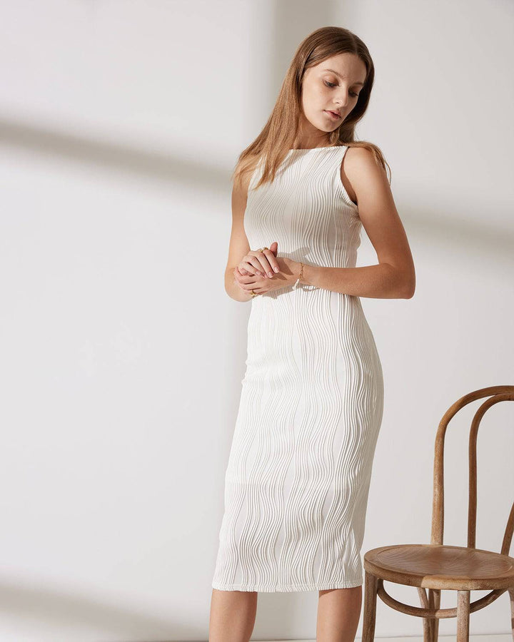 Vestito midi donna elegante con perle e raffinato tessuto a effetto ondulato. Perfetto abito da sera.