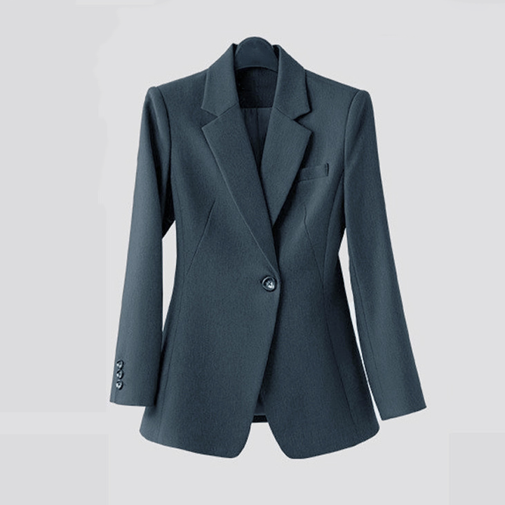 Completo donna casual chic, pantalone e blazer coordinato. Tailleur due pezzi verde/nero per un outfit versatile ed elegante.