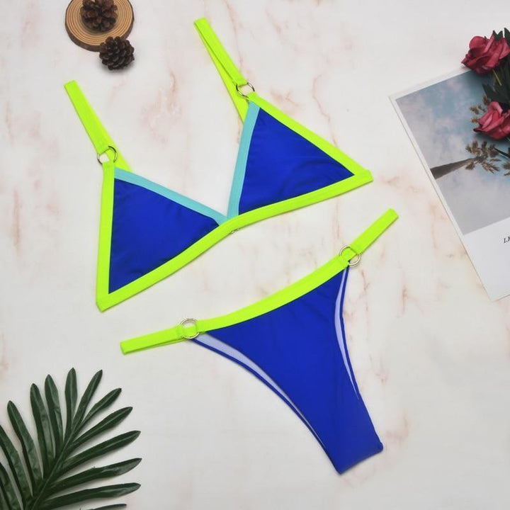 Bikini donna per piscina, triangolo classico, spalline regolabili. Un capo versatile per il relax.