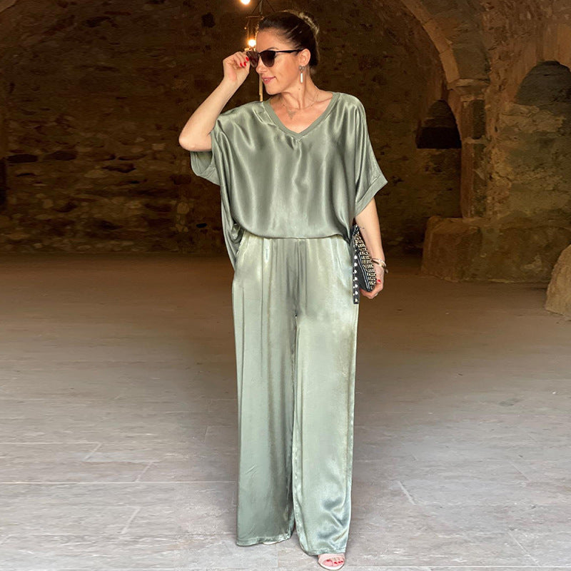 Completo donna autunnale casual due pezzi con top a scollo V e pantaloni larghi. Set comodo e alla moda.