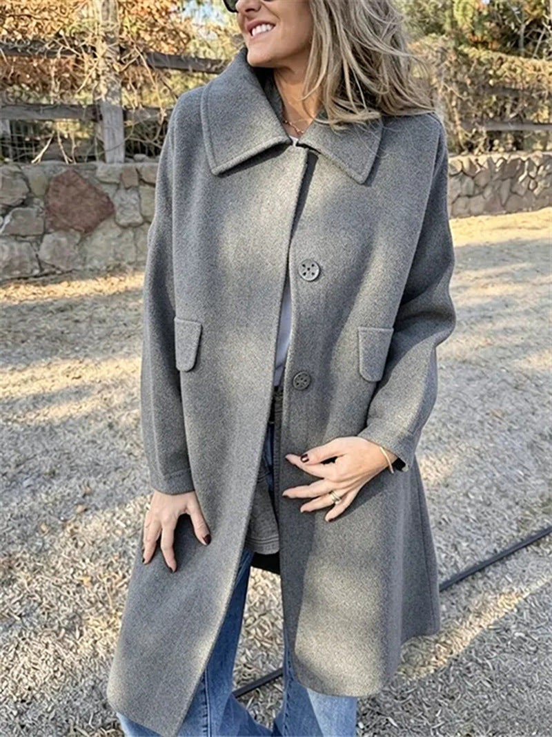 Giacca lana monopetto donna, outfit formale. Elegante e calda, ideale per lavoro o occasioni speciali.