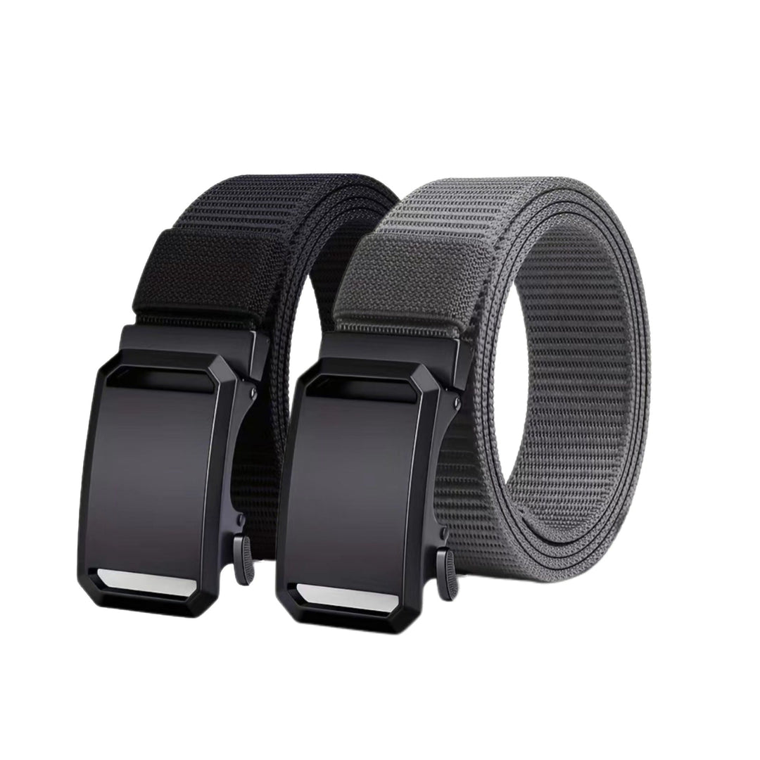 Cintura uomo casual in nylon con fibbia automatica senza fori. Robusta, regolabile e moderna.