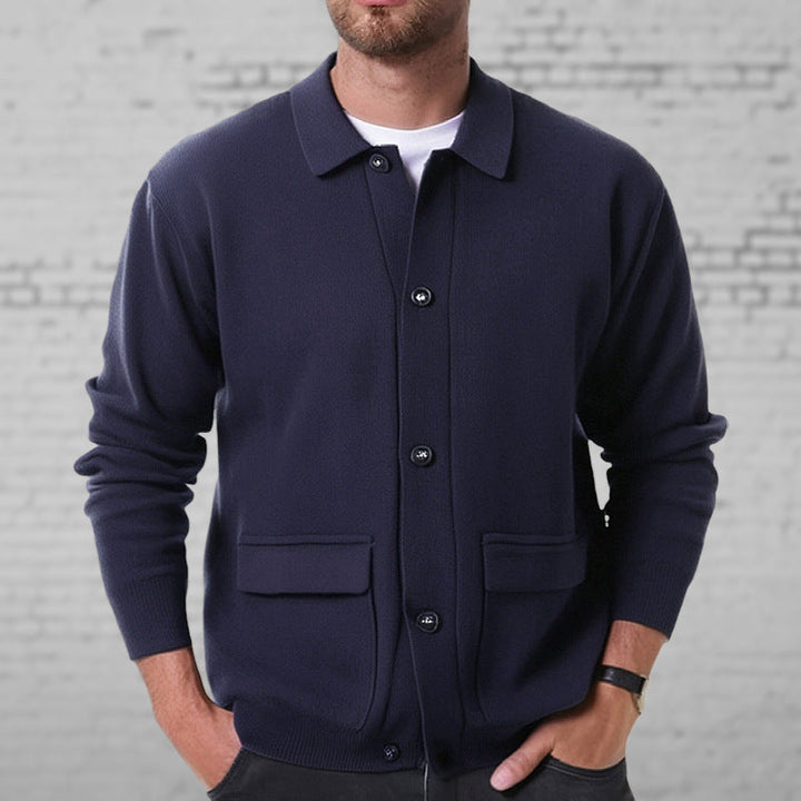 Cardigan uomo casual con bottoni, perfetto per un comfort elegante. Maglieria da uomo versatile.