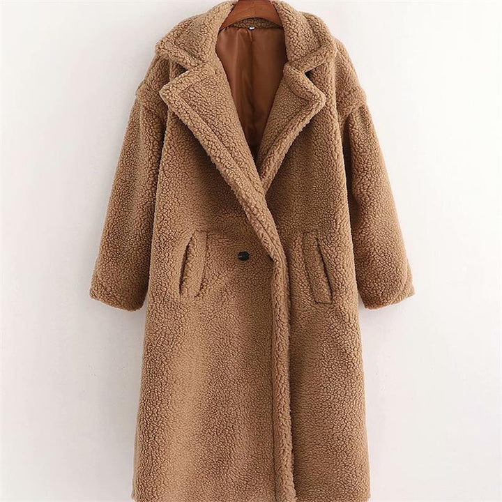 Cappotto donna elegante, lungo e avvolgente, ideale per un look invernale sofisticato e caldo.