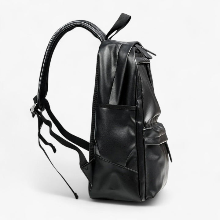 Zaino nero da uomo per laptop e documenti, stile urbano elegante per professionisti e studenti.
