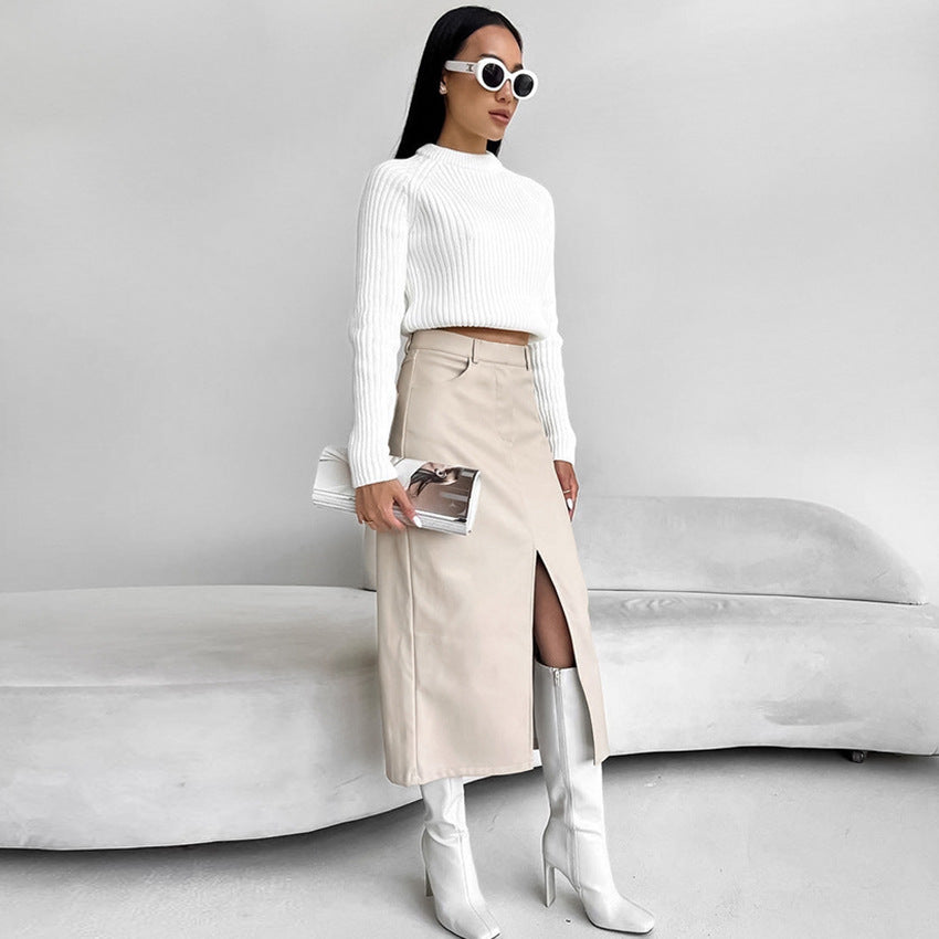Gonna dritta calda e confortevole per l'inverno, moda femminile elegante per look casual.