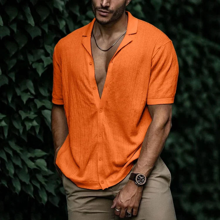 Camicia casual uomo a manica lunga, leggera e versatile, disponibile in vari colori per la moda estiva.