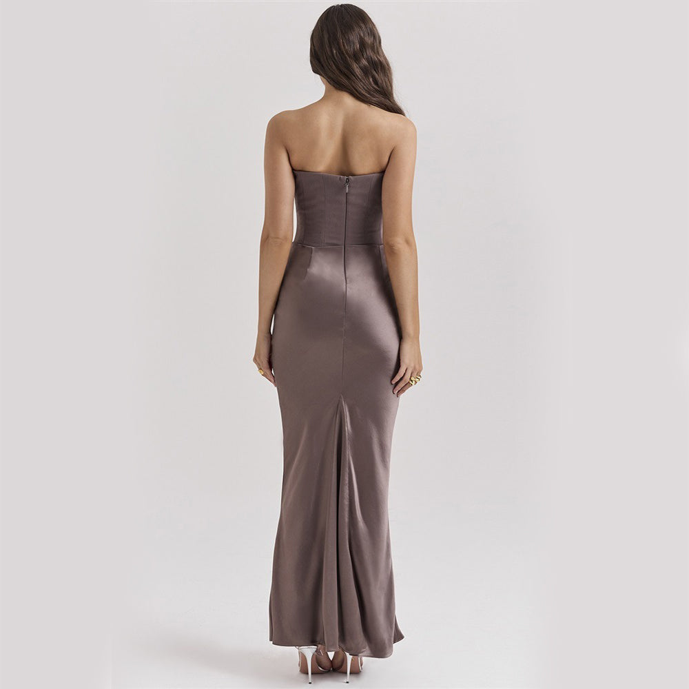 Abito donna elegante senza spalline, tubino lungo per cerimonia, con schiena scoperta per primavera.