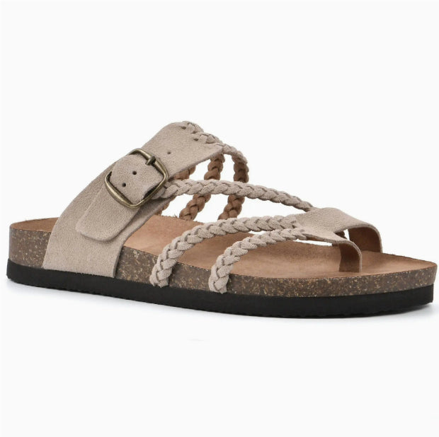 Sandali donna bassi, slip-on con cinturini intrecciati e dettaglio traforato. Perfetti per la moda estiva comoda.