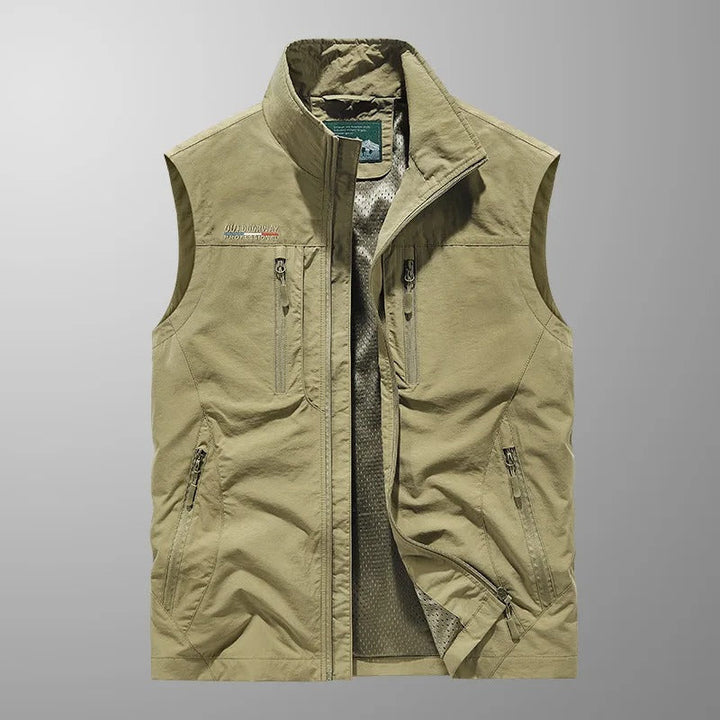Gilet da viaggio uomo, con molte tasche per l'essenziale. Comfort e praticità per ogni esplorazione.