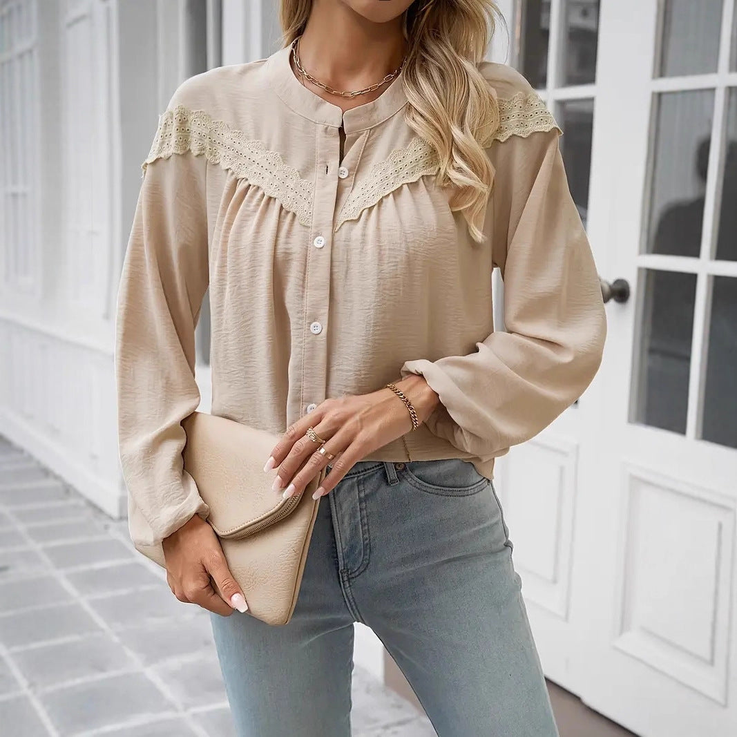 Camicia donna albicocca versatile con balze, ideale per un outfit elegante o casual. Design femminile per ogni stagione.