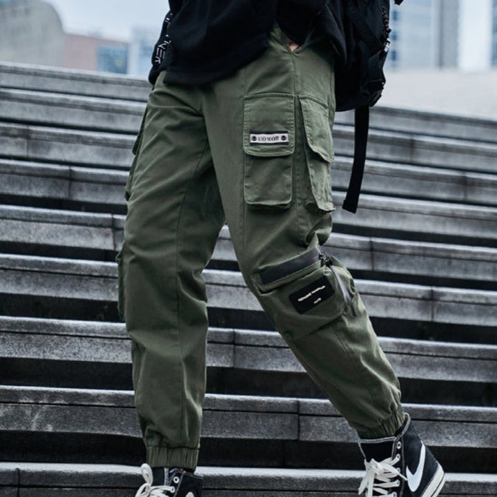 Pantaloni cargo uomo neri casual con coulisse, perfetti per comfort e stile autunnale.