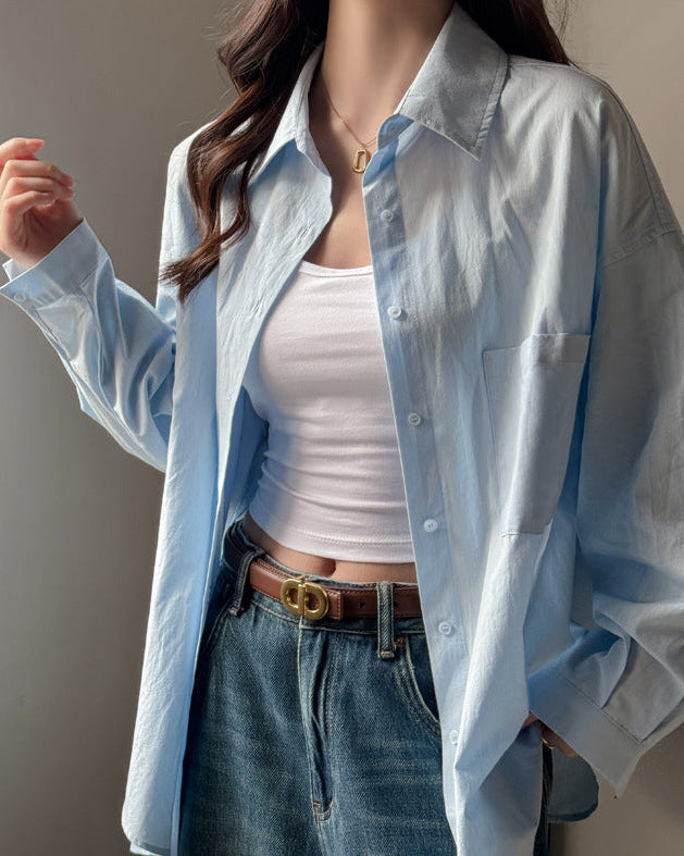 Camicia casual verde acqua da donna, taglio ampio e relaxed fit, perfetta per ogni giorno.
