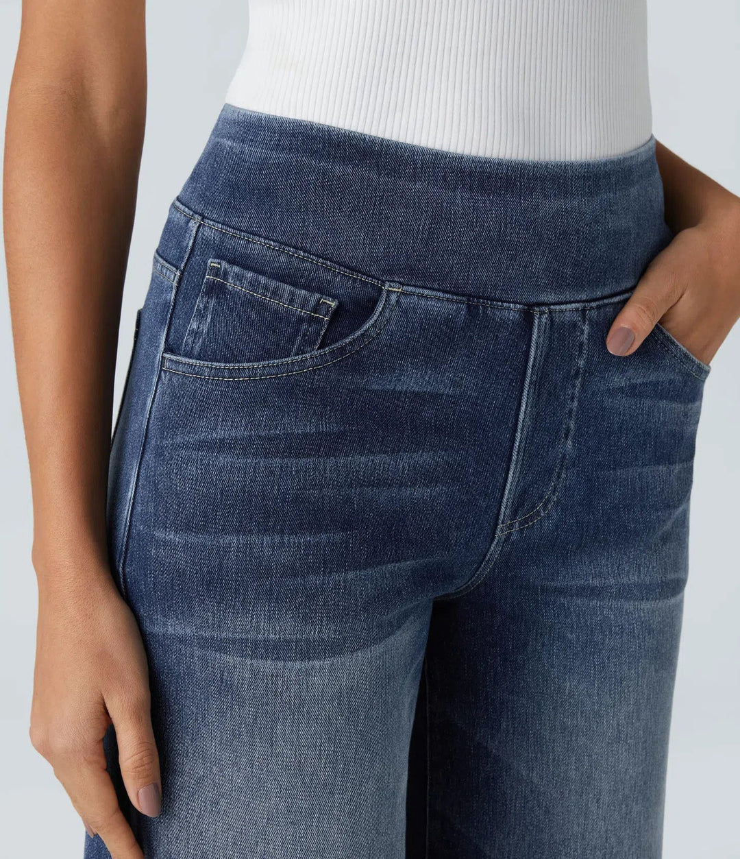 Pantaloni donna vita alta elastici blu chiaro, abbigliamento versatile e casual chic.