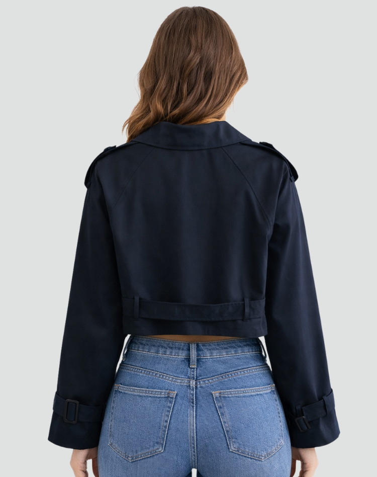 Versatile trench donna in cotone, modello corto e classico, ottimo per ufficio e tempo libero.