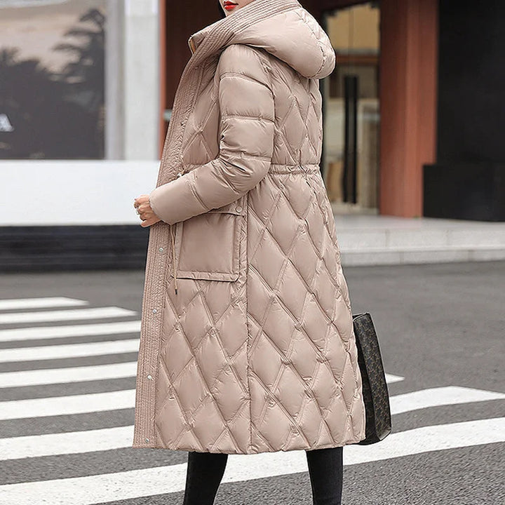 Cappotto donna trapuntato lungo, caldo e chic, ideale per affrontare l'inverno con stile. Abbigliamento invernale donna.
