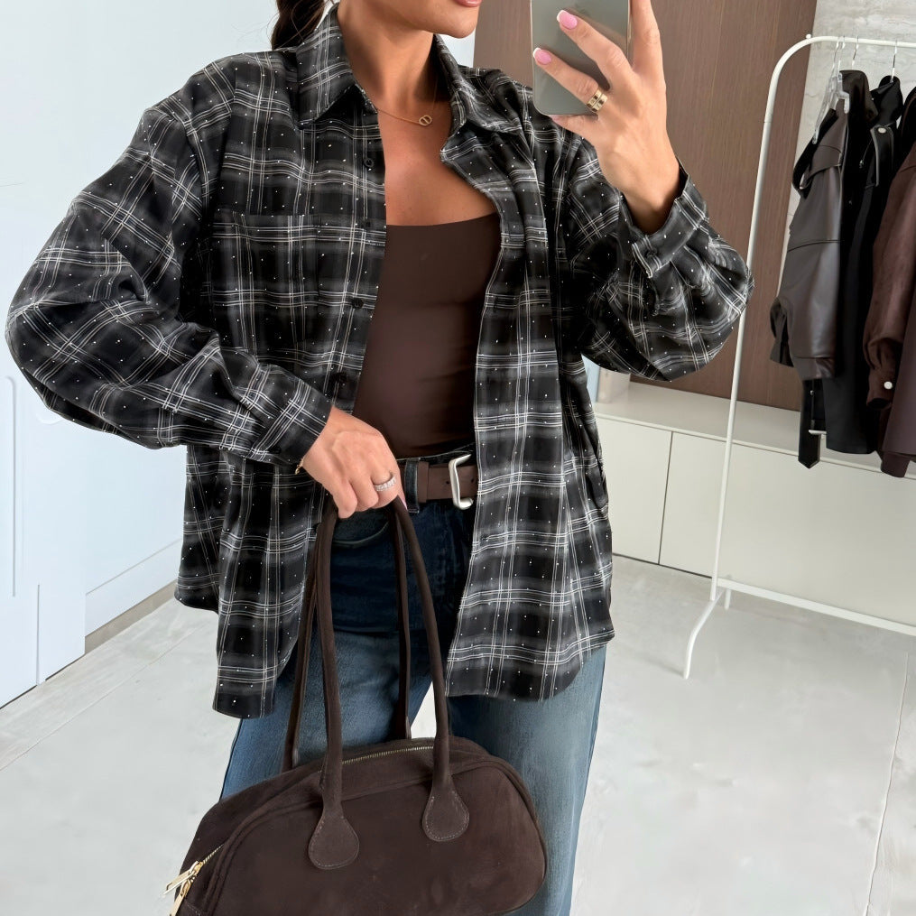 Camicia donna scozzese calda, con maniche lunghe e luminosi strass. Perfetta per l'inverno.