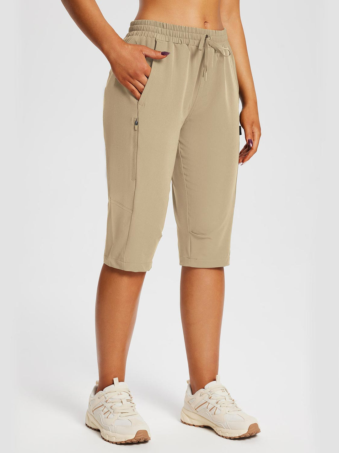 Capri sportivi donna con tasche, perfetti per trekking ed escursioni all'aperto.