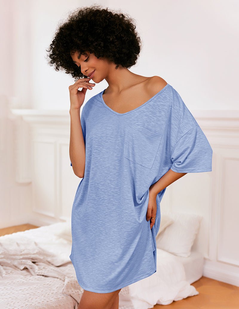 Elegante camicia da notte donna con scollo a V accentuato e maniche corte per dormire.