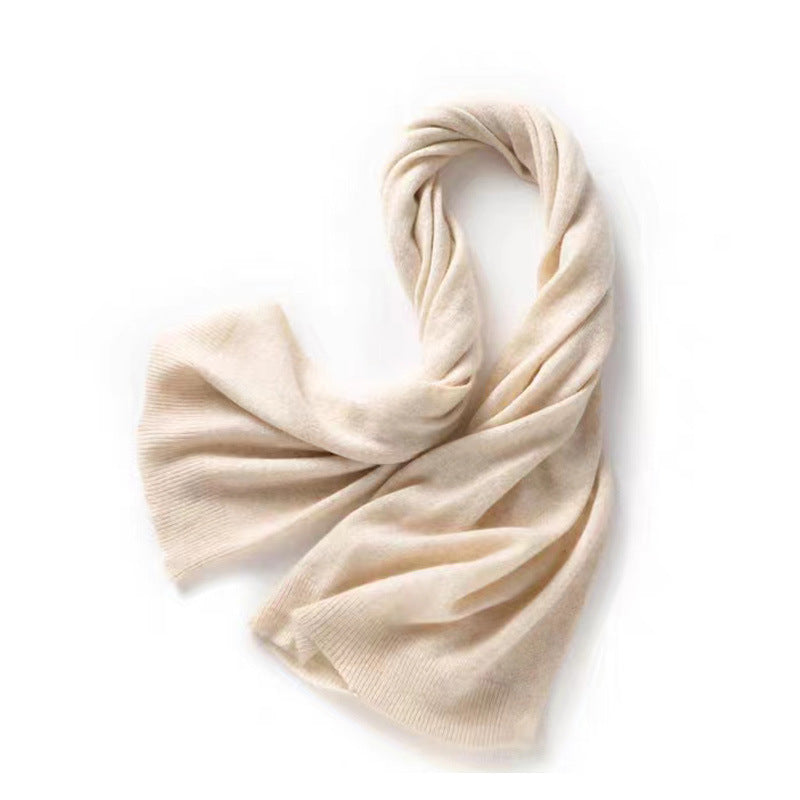 Scialle moda donna, accessorio caldo per un tocco di eleganza.