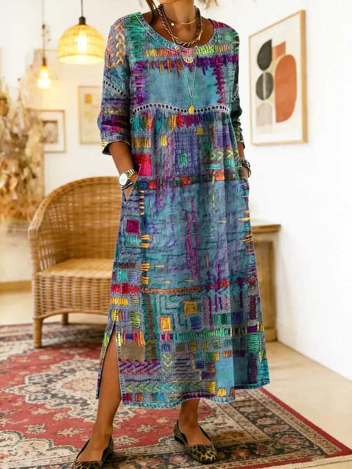 Abito midi donna multicolore, stampa patchwork vibrante. Spacchi laterali per un tocco estivo e vestibilità comoda.