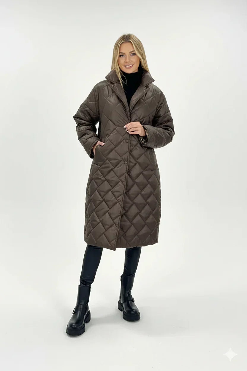 Giacca reversibile donna nero/beige, calda e alla moda per un look invernale versatile e chic.