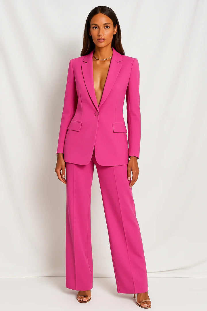 Tailleur donna completo blazer e pantaloni, elegante e di tendenza per un look business moderno.