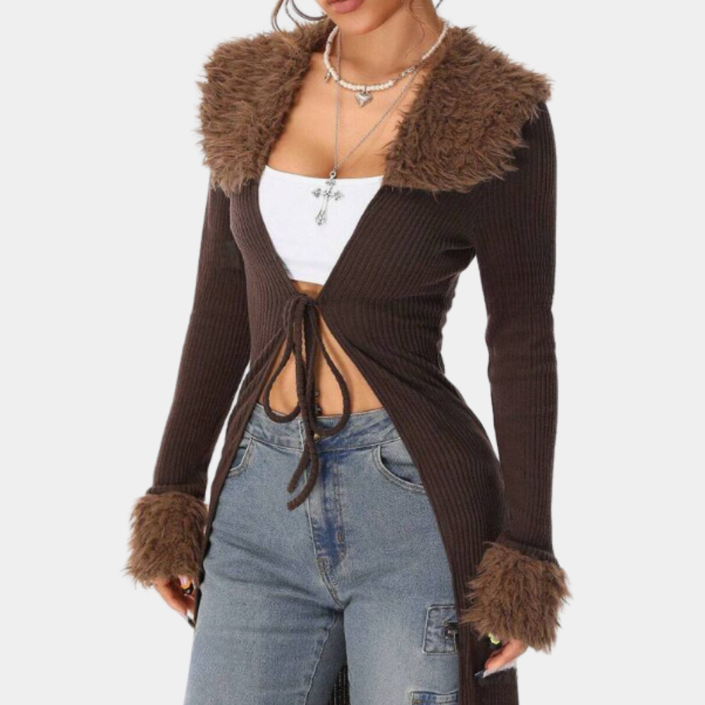 Morbido cardigan lungo da donna in tonalità marrone, stile casual ma elegante, un must-have per la moda femminile.