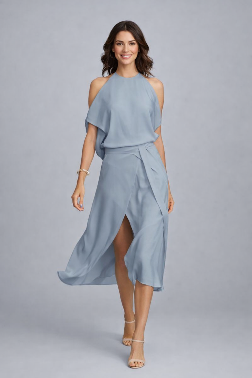 Abito midi donna elegante con spalle scoperte e orlo asimmetrico, ideale per serate o cerimonie.