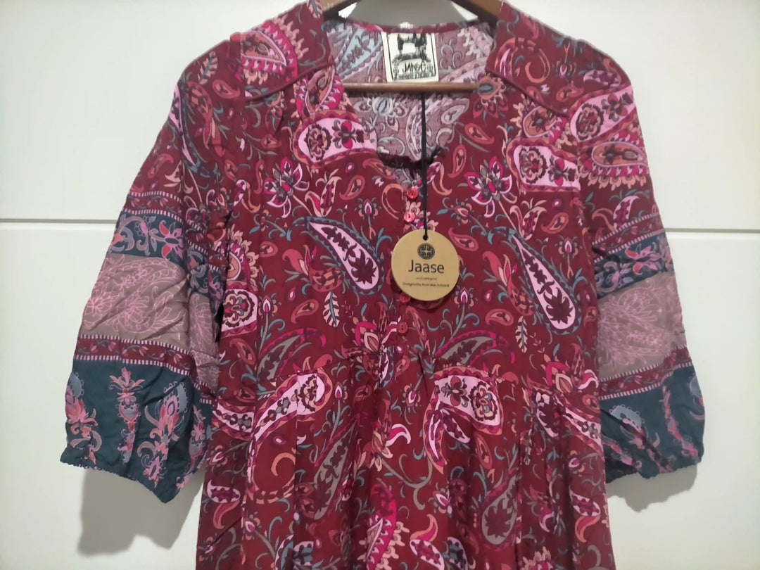 Abito casual midi stampato, comfort e stile per la moda donna estiva.