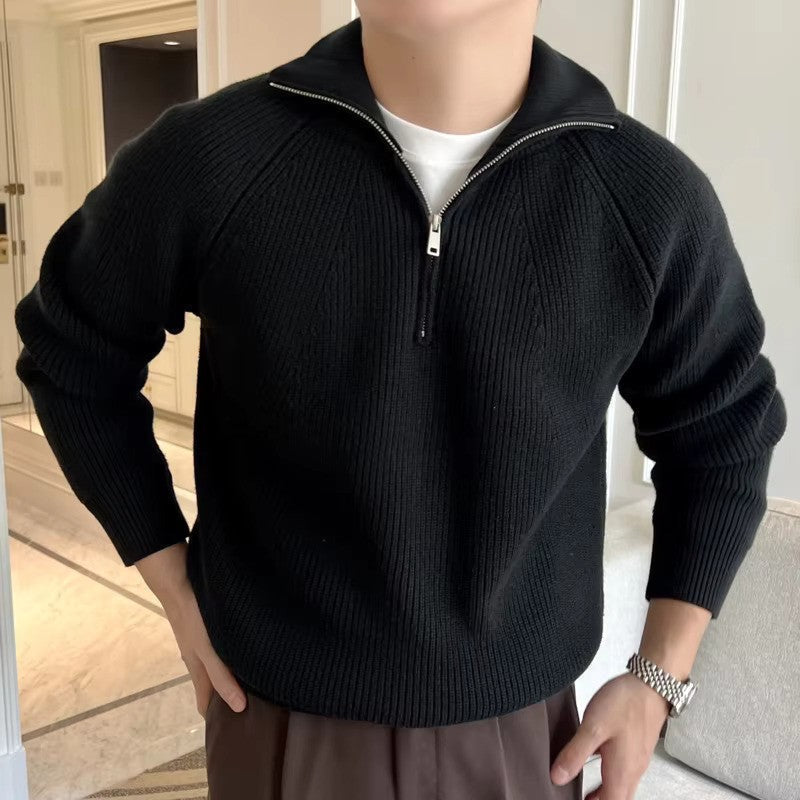 Maglia uomo versatile e confortevole a coste, con cerniera a un quarto. Ideale per outfit quotidiani e moda uomo.