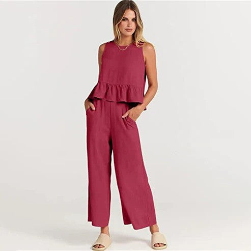 Set donna due pezzi estivo, top e pantalone leggeri senza maniche. Completo casual primavera estate, ideale per il relax.
