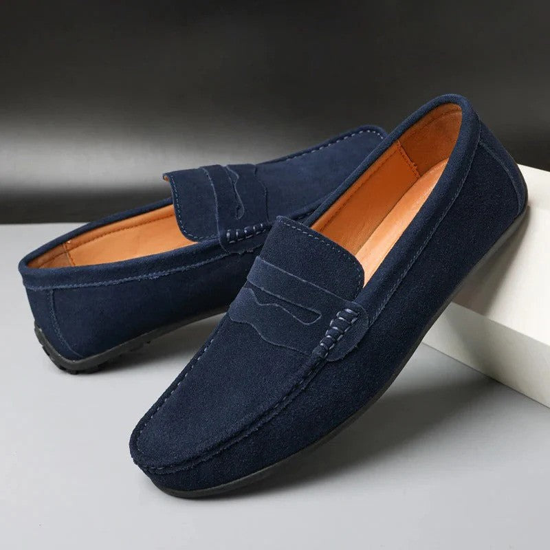 Scarpe uomo loafer traspiranti per l'estate, design casual-elegante. Offrono leggerezza e comfort duraturo.