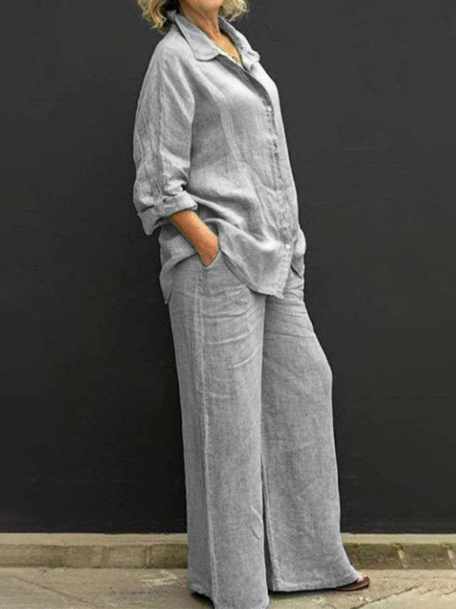 Abbigliamento formale da donna, completo elegante invernale due pezzi, ideale per l'ufficio.
