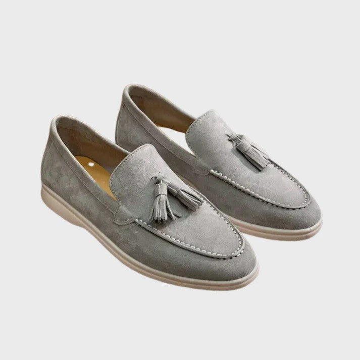 Mocassini uomo eleganti, punta arrotondata. Scarpe senza lacci per moda maschile, comfort quotidiano e look versatili.