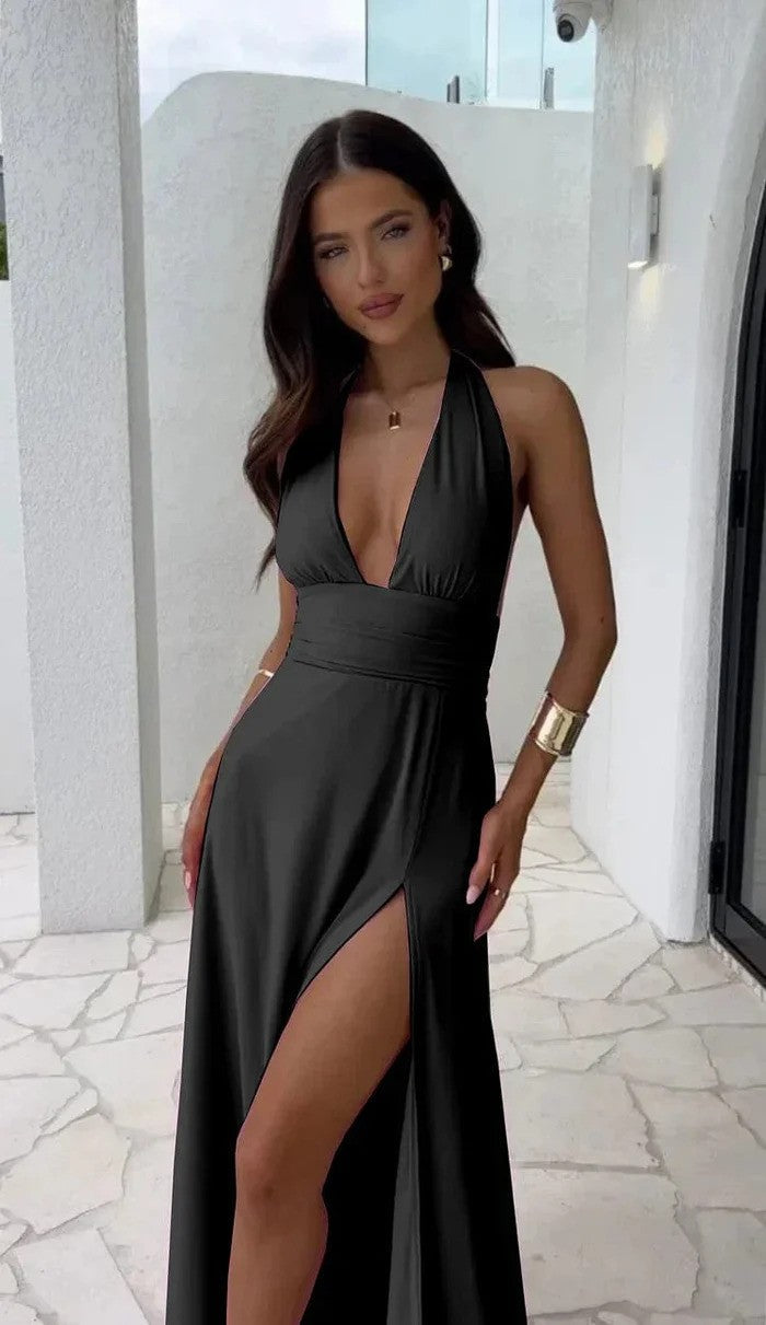 Abito estivo donna aderente ed elegante, perfetto per serate e spiaggia. Vestito halterneck femminile.