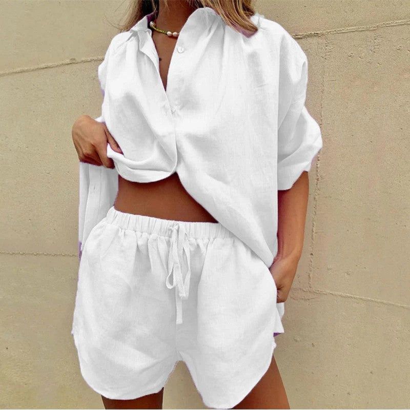 Pantaloni leggeri e comodi del set estivo da donna, ideali per vacanze, spiaggia o un outfit casual elegante.