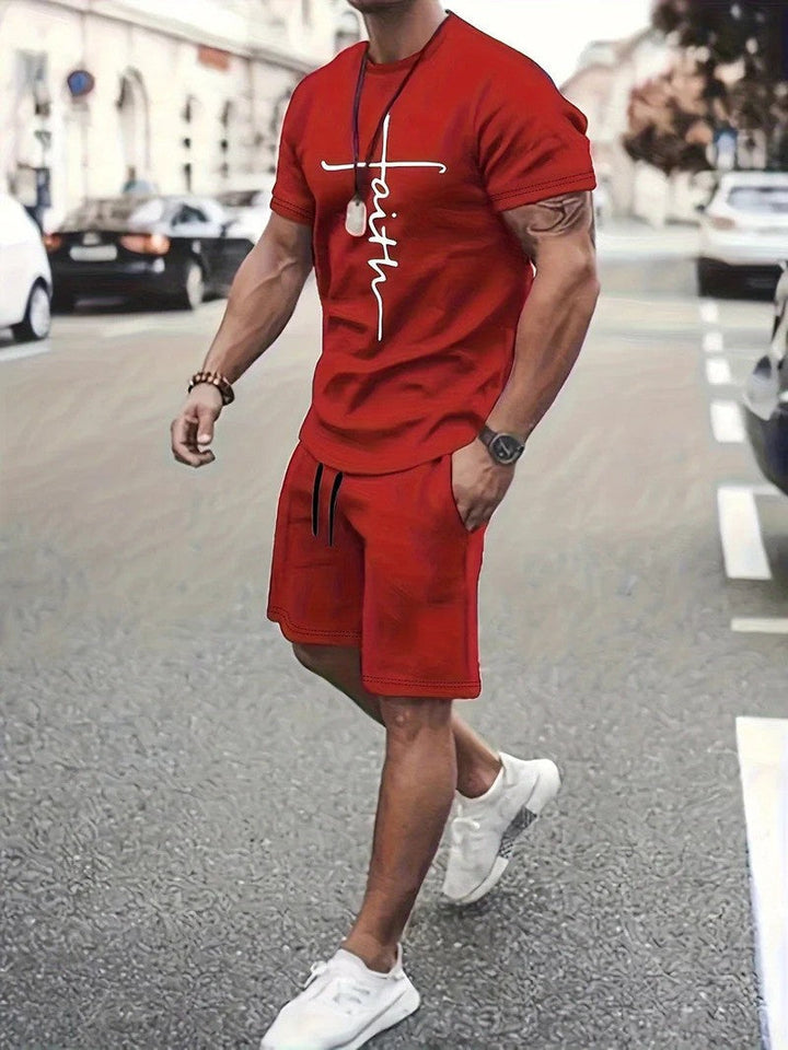 Moda casual uomo: T-shirt e pantaloncini estivi. Un outfit comodo e fresco, perfetto per affrontare l'estate.