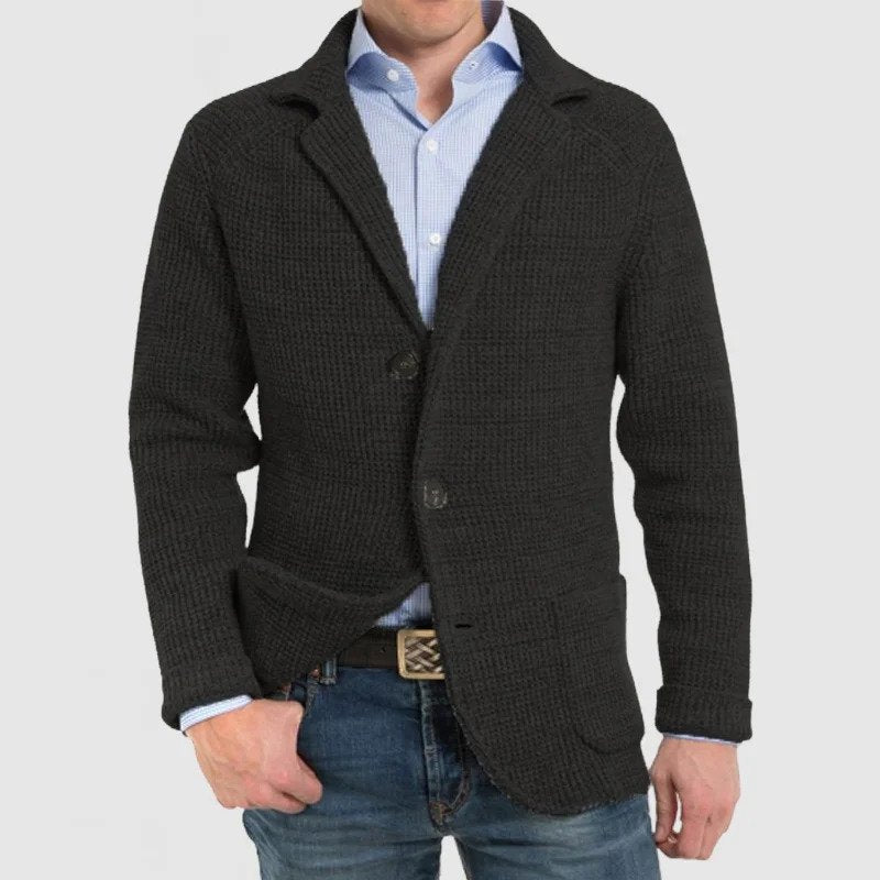Giacca uomo blu navy, elegante e comoda, con tasche frontali, per un look sofisticato in ogni stagione.