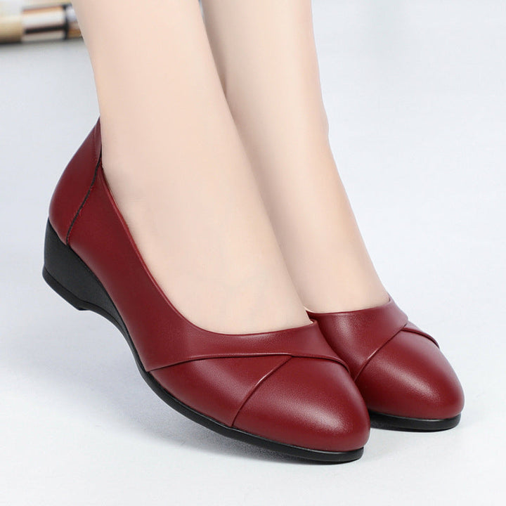 Scarpe eleganti donna basse con tacco, punta tonda. Modello comodo slip-on, perfetto per ogni giorno.