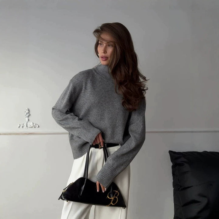 Maglione donna ampio e morbido, stile casual tinta unita. Perfetto per look quotidiani e comfort.
