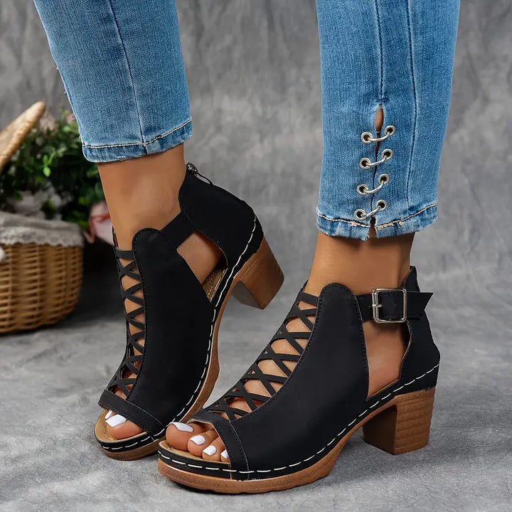 Sandali donna estivi comodi e leggeri con tacco elegante. Moda versatile per ogni occasione.