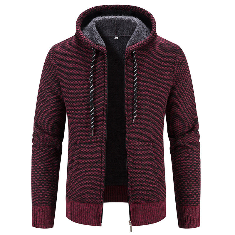 Cappotto invernale uomo con cappuccio e cerniera, stile casual per comfort e protezione dal freddo.