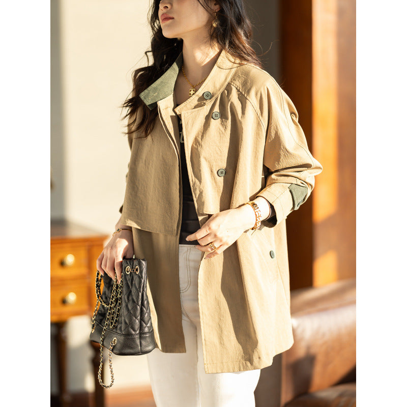 Blusa elegante donna cachi per ufficio, stile versatile a media lunghezza, ideale per moda autunno.