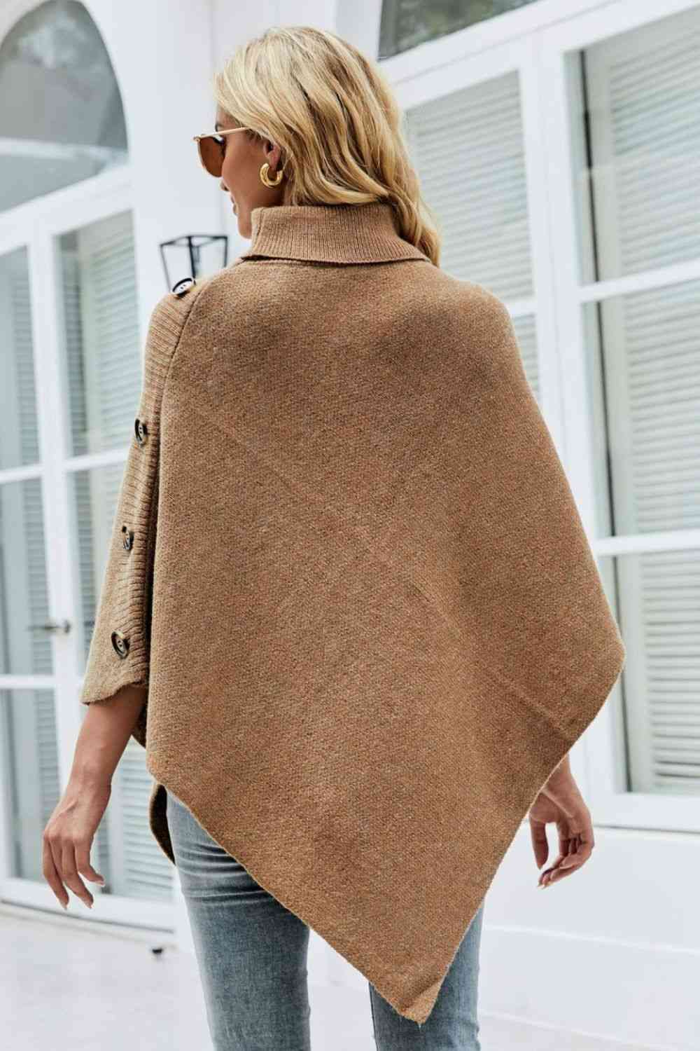 Poncho donna chic con collo alto, stile versatile per abbigliamento moda autunno/inverno.