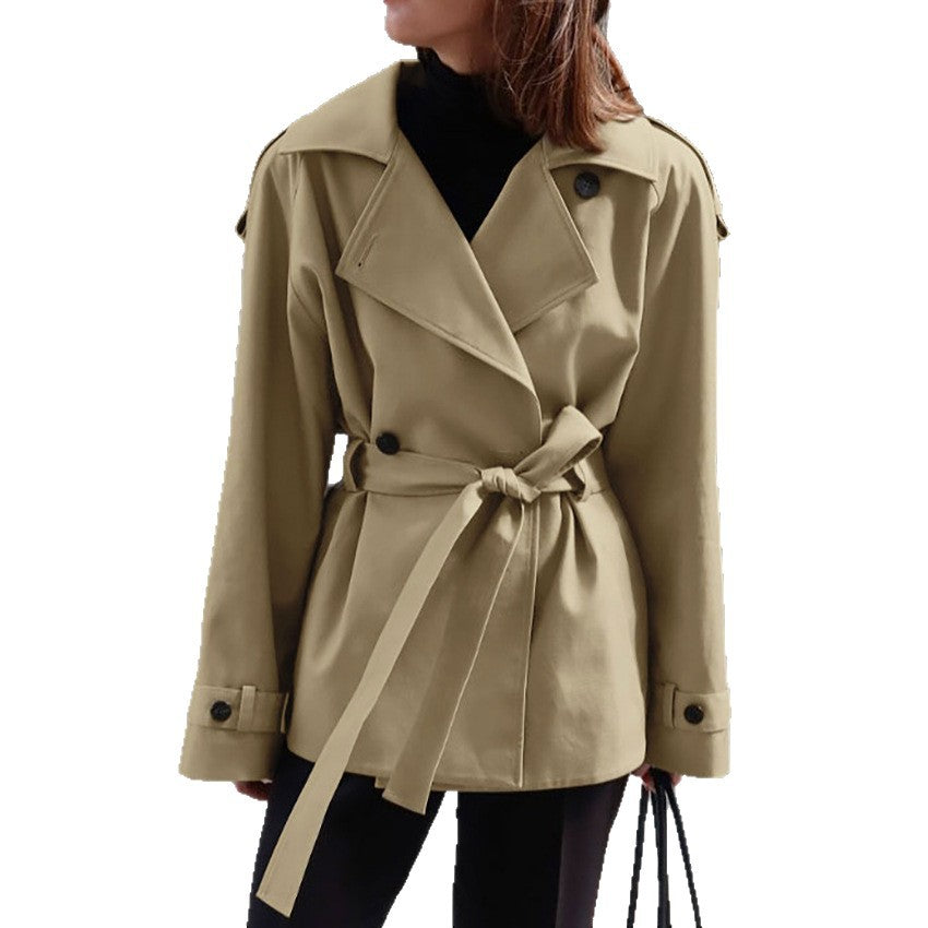 Trench elegante da donna con cintura, un must-have per la primavera e l'autunno. Stile classico e moderno.